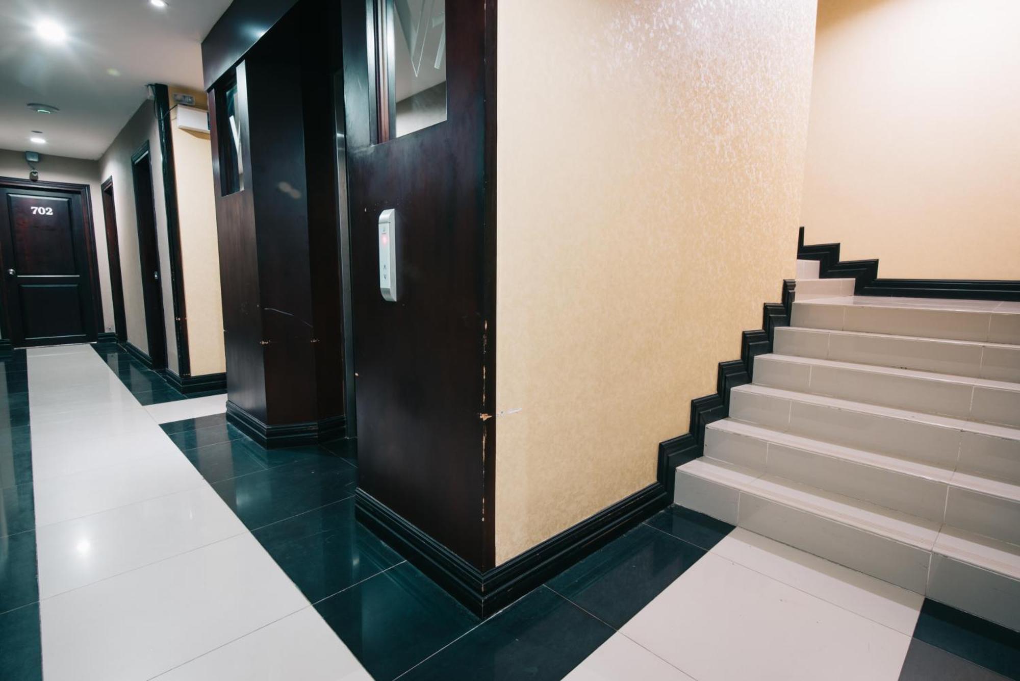 V Hotel В'єнтьян Екстер'єр фото