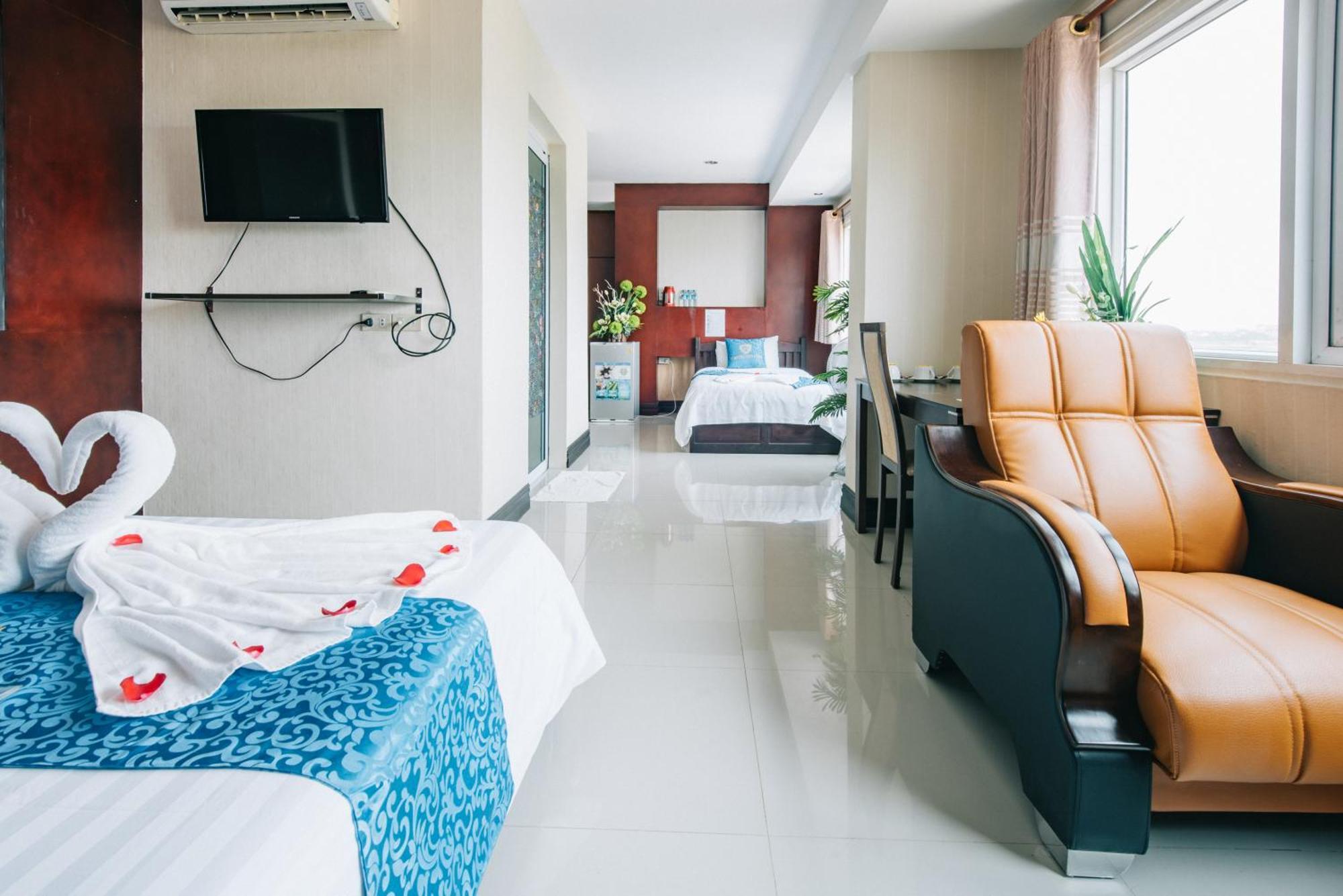 V Hotel В'єнтьян Екстер'єр фото