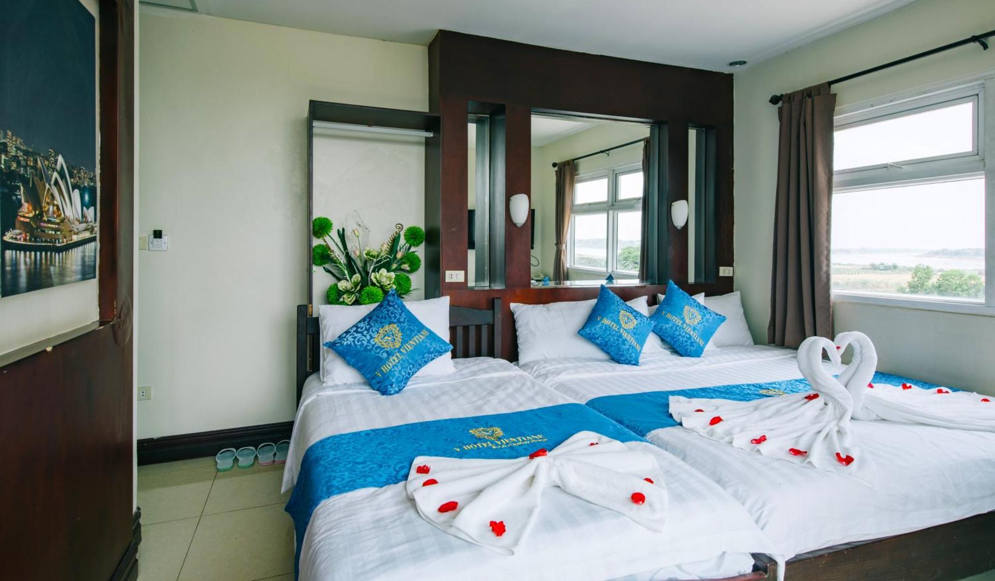 V Hotel В'єнтьян Екстер'єр фото